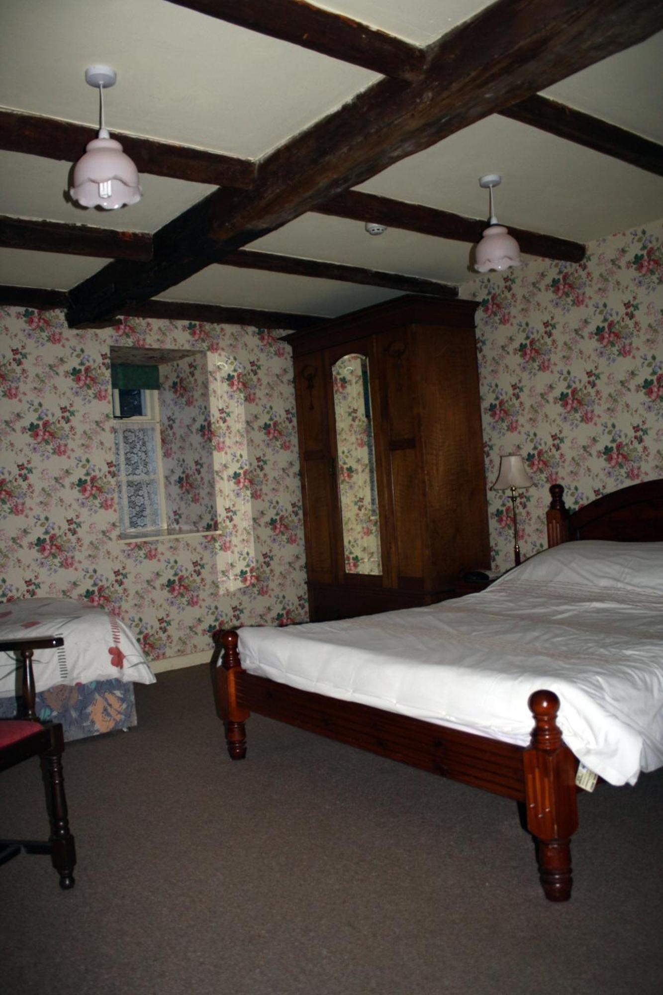 Guest house Woodhill House