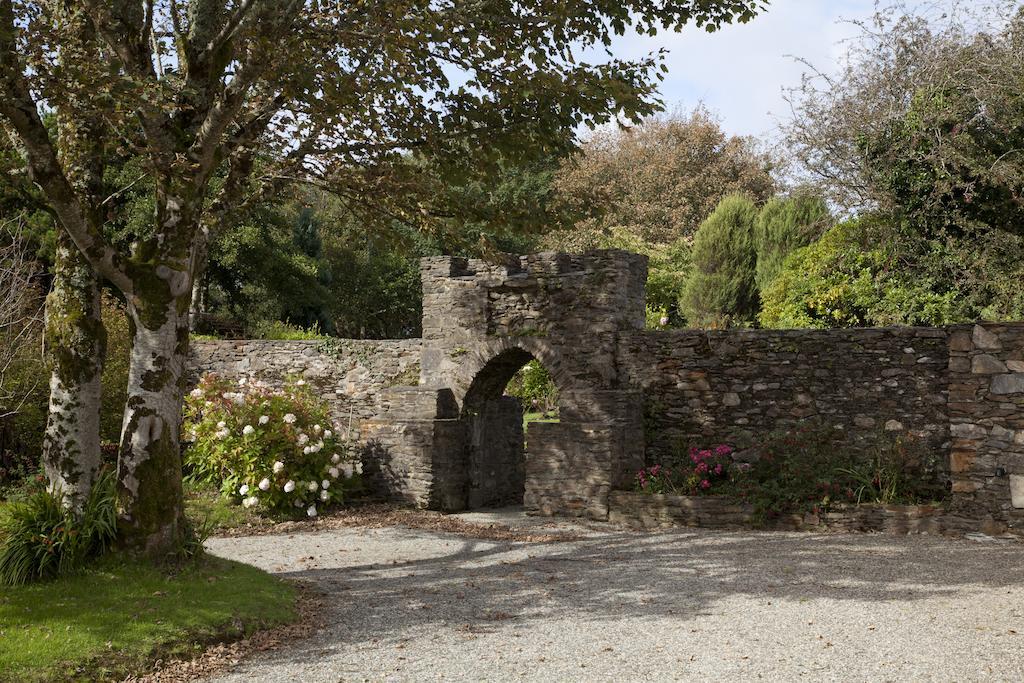 Woodhill House 3*